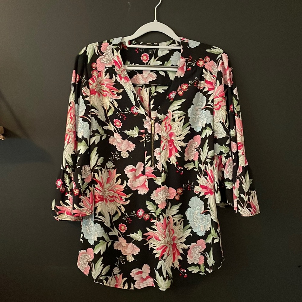 Flowy sleeve top